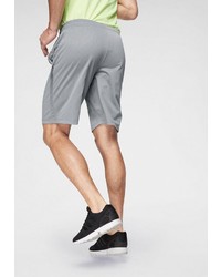 graue Sportshorts von Under Armour