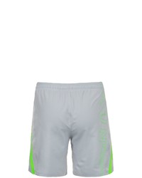 graue Sportshorts von Under Armour