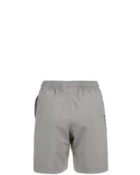 graue Sportshorts von Under Armour