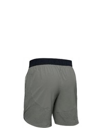 graue Sportshorts von Under Armour