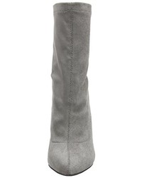 graue Stiefel von Boohoo