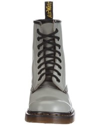 graue Stiefel von Dr. Martens