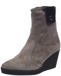 graue Stiefel von STUDIO PALOMA