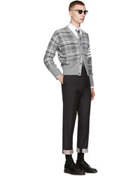 graue Strickjacke mit Schottenmuster von Thom Browne