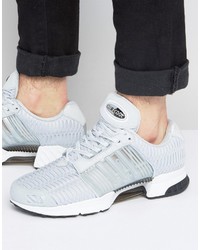 graue Turnschuhe von adidas