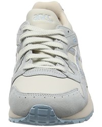 graue Turnschuhe von Asics