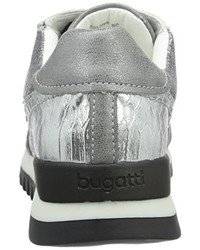 graue Turnschuhe von Bugatti