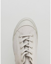 graue Turnschuhe von Asos