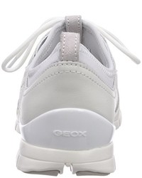 graue Turnschuhe von Geox