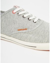 graue Turnschuhe von Jack and Jones