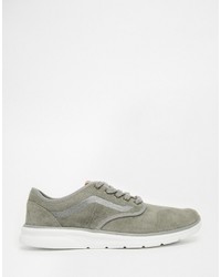 graue Turnschuhe von Vans