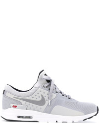 graue Turnschuhe von Nike