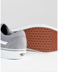 graue Turnschuhe von Vans