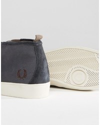 graue Turnschuhe von Fred Perry