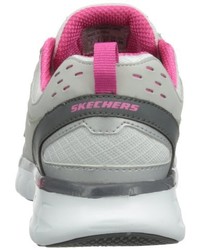 graue Turnschuhe von Skechers