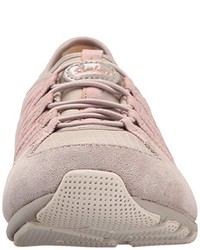 graue Turnschuhe von Skechers