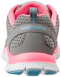 graue Turnschuhe von Skechers