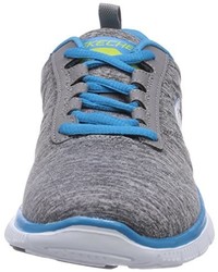 graue Turnschuhe von Skechers