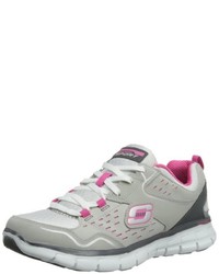 graue Turnschuhe von Skechers