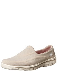 graue Turnschuhe von Skechers