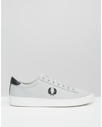 graue Turnschuhe von Fred Perry