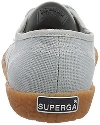 graue Turnschuhe von Superga