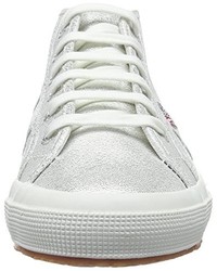 graue Turnschuhe von Superga