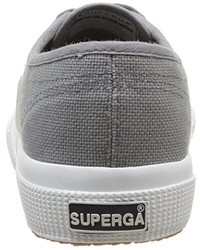 graue Turnschuhe von Superga