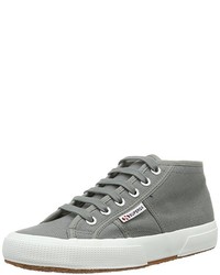 graue Turnschuhe von Superga