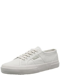 graue Turnschuhe von Superga