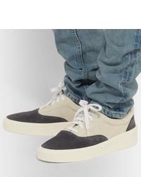 graue Wildleder niedrige Sneakers von Fear Of God