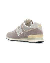 graue Wildleder niedrige Sneakers von New Balance