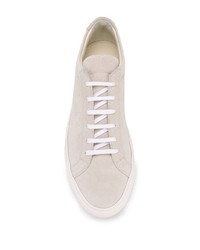 graue Wildleder niedrige Sneakers von Common Projects