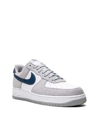 graue Wildleder niedrige Sneakers von Nike