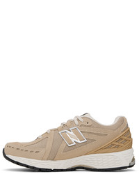 graue Wildleder niedrige Sneakers von New Balance