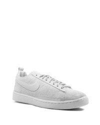 graue Wildleder niedrige Sneakers von Nike