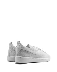 graue Wildleder niedrige Sneakers von Nike