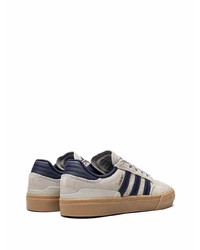 graue Wildleder niedrige Sneakers von adidas