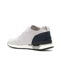 graue Wildleder niedrige Sneakers von Crime London