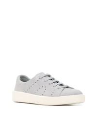 graue Wildleder niedrige Sneakers von Camper