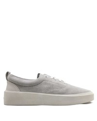 graue Wildleder niedrige Sneakers von Fear Of God