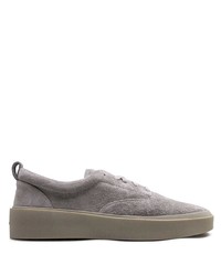 graue Wildleder niedrige Sneakers von Fear Of God