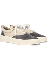 graue Wildleder niedrige Sneakers von Fear Of God