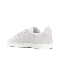 graue Wildleder niedrige Sneakers von adidas