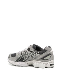 graue Wildleder niedrige Sneakers von Asics