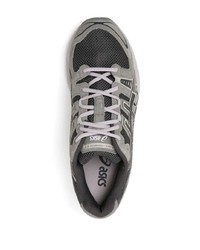 graue Wildleder niedrige Sneakers von Asics