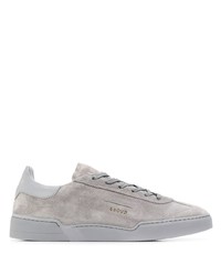 graue Wildleder niedrige Sneakers von Ghoud