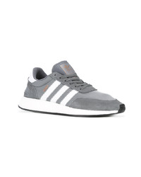 graue Wildleder niedrige Sneakers von adidas