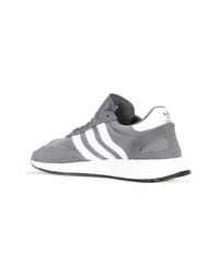 graue Wildleder niedrige Sneakers von adidas