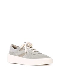 graue Wildleder niedrige Sneakers von Fear Of God